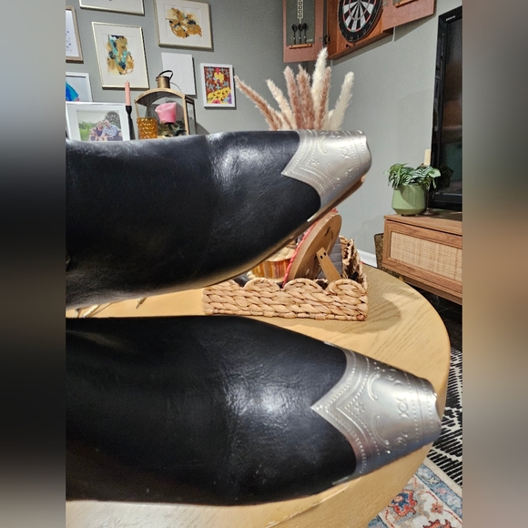 Black Western Metal Toe Ankle Boots Cowgirl Stacked Heel. Size 7 - Picture 9 of 16